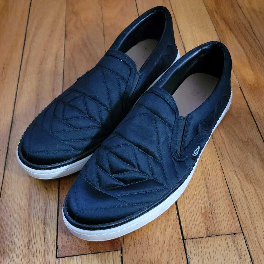 UGG slip on sneakers - Picture 1 of 3